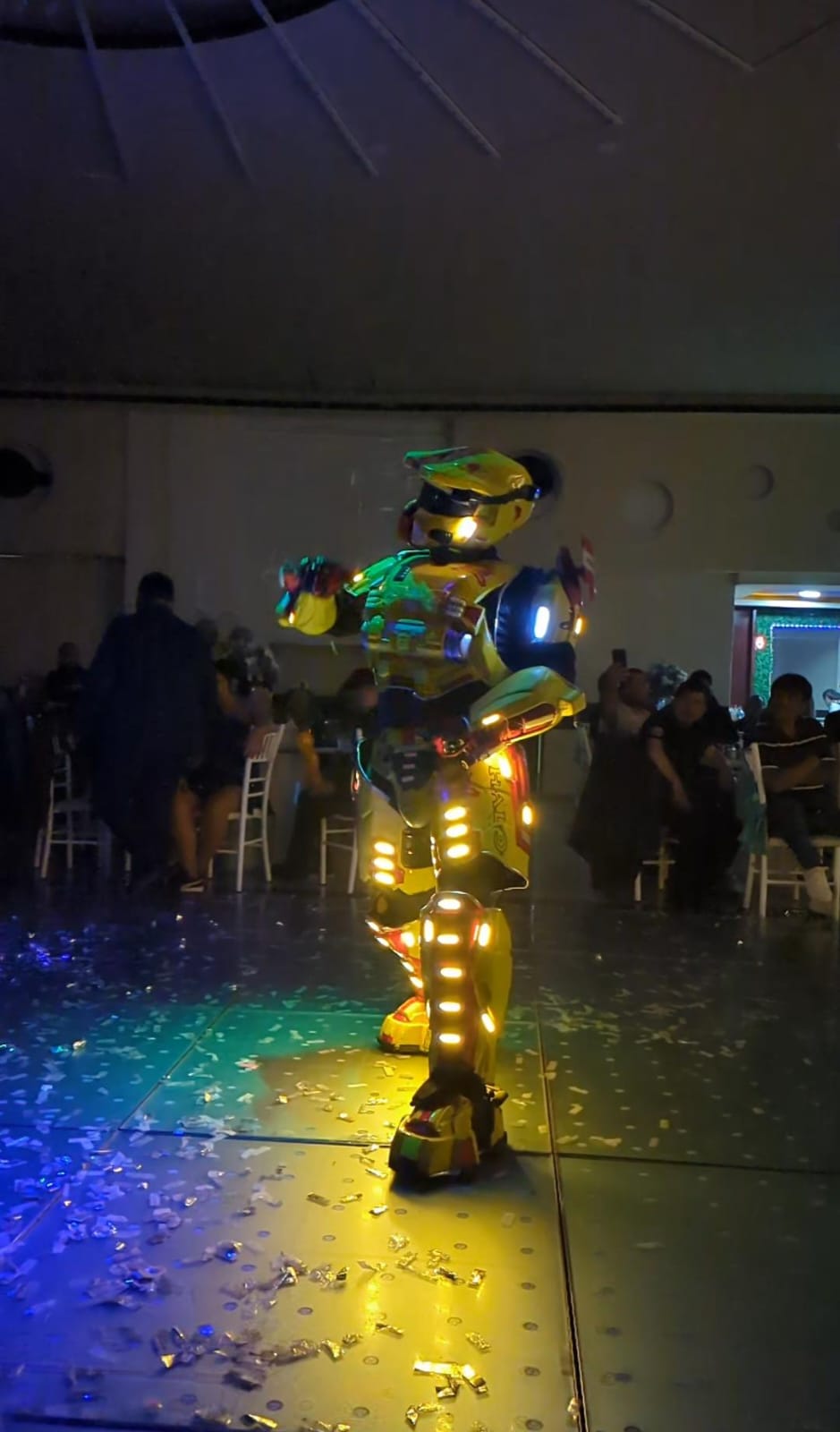 Robot LED para animación de evento